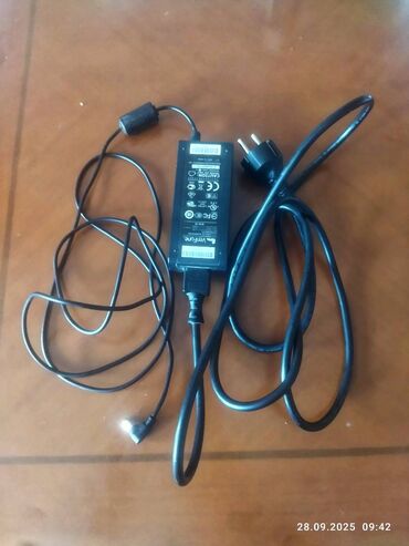 mini notebook computer: Adepter yeni kimidir kime.lazimsa elaqe saxlayar