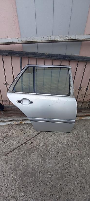 07 baqaj: Mercedes-Benz W202 C-Class (1993–2000) üçün kuzov detallarının dəsti — 5