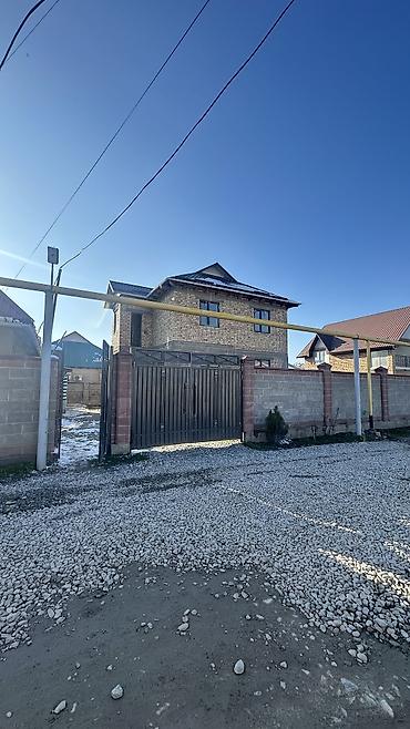 Продажа коттеджей и домов: 🔥 Шашылыш сатылат! 🏡 Эки кабаттуу үй 📍 Жайгашкан жери: Алтын Ордо — 1