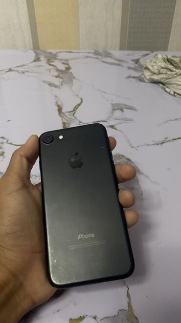 продам бу ноутбук: IPhone 7, 32 ГБ, Черный, 78 %