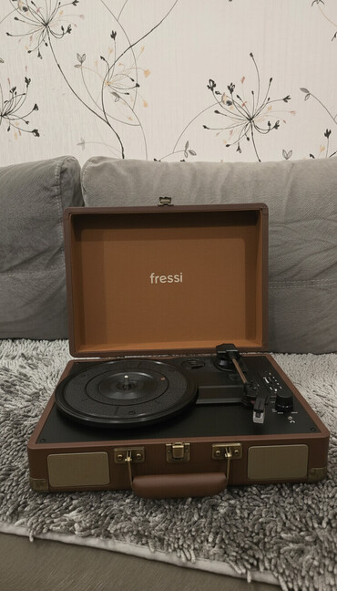 Qrammofon və patefonlar: Qrammafonlar Mehduddur!!! Çox gözəl Retro Qramafonlar və göz oxşuyan — 2