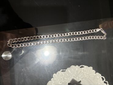 original pandora privezak srebro k zlato sa brilijanto: Srebrni muski lanac 925 jako malo nosen
Tezina:95g