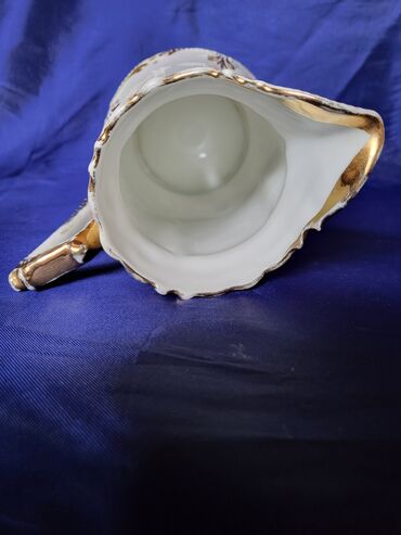 Čajnici: Bokal porcelan,sedef glazura 1914 do 1918godina. Bokal je na lalafo.rs — 8 Čajnici: Bokal porcelan,sedef glazura 1914 do 1918godina. Bokal je — 8