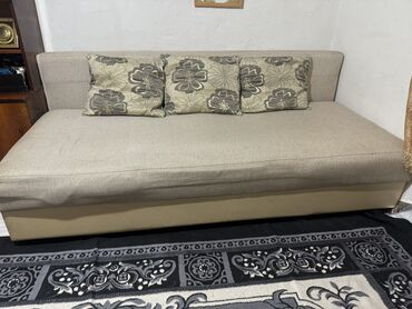 продаю раскладной диван: Диван-кровать, цвет - Бежевый, Б/у