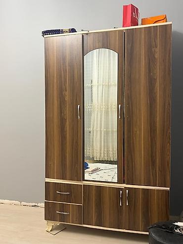 balaca skaflar: Geniş tutumlu paltar şkafı - Material: ağac teksturalı laminat — 2