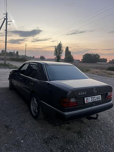 porter 4x4: Mercedes-Benz E-Class: 1992 г., 2.3 л, Седан — 4