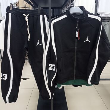 стильная одежда больших размеров для женщин: Спортивные костюмы и джинсовая куртка по оптовой цене фабричный