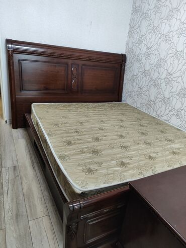 бу кровать купить: *Продаю большую двуспальную кровать с матрасом.* • Матрас чистый, без