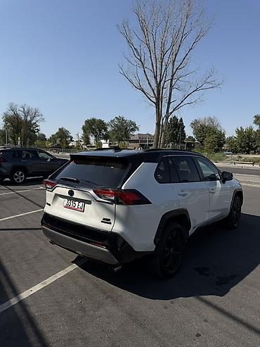 раф газ: Toyota RAV4: 2022 г., 2.5 л, Гибрид, Кроссовер — 6