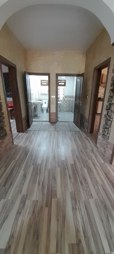 Həyət evləri və villaların satışı: Satış üçün fərdi yaşayış evi satılır.şəxsi tikili .ünvan novxanı — 32