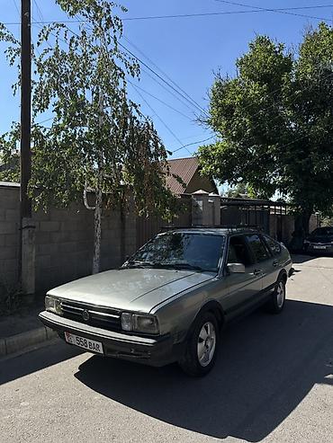 pass: Volkswagen Passat: 1984 г., Механика, Хэтчбэк — 2