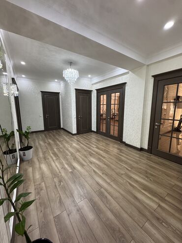 ищу квартиру цум: 3 комнаты, 140 м², Элитка, 2 этаж, Дизайнерский ремонт