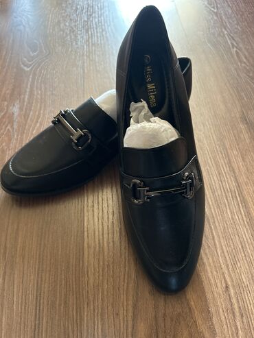 обувь женская 40 размер: Туфли AVK, 37, цвет - Черный