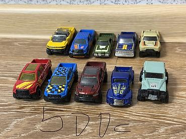 Модели автомобилей: Коллекция металлических и пластиковых игрушечных машинок (пакетами и — 11