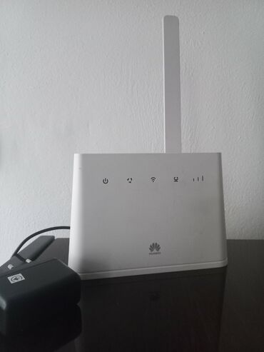 Elektronika: HUAWEI RUTER