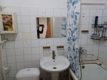 квартира бишкек аренда долгосрочно недорого 2ком: 1 бөлмө, Риелтор, Чогуу жашоосу жок, Толугу менен эмереги бар