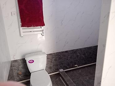 Продажа коттеджей и домов: Продаётся одноэтажный дом с просторным двором. Характеристики: - — 45