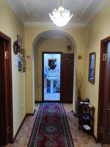 обмен на кв: 3 комнаты, 75 м², Сталинка, 2 этаж, Старый ремонт