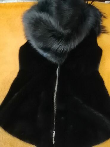 Jiletlər: Qara rəngli xəz jilet - Model: qolsuz, ön hissədə tam uzunluqda metal — 4