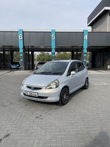 колф 3: Honda Fit: 2003 г., 1.3 л, Вариатор, Бензин, Хетчбек