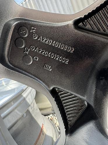 тормозные колодки на мерс: Литые Диски R 18 AMG, Комплект, отверстий - 5, Б/у — 5