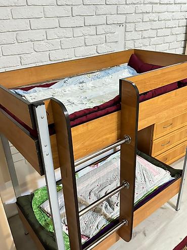 bunk bed: Детская односпальная кровать, Б/у, Для девочки, Для мальчика, С матрасом, Дерево, Самовывоз — 2