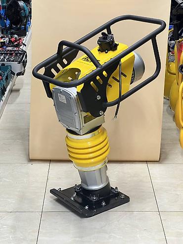 c 220: Электрическая трамбовка ROLF HCD125 Назначение: - Уплотнение грунта — 1