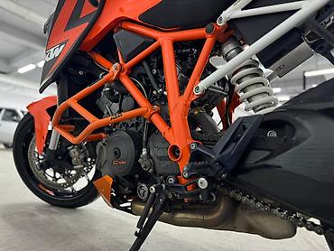 Мотоциклы: KTM Super Duke 1290 R Год 2016 Объем 1301 см3 Цвет оранжевый / черный at lalafo.kg — 9 Мотоциклы: KTM Super Duke 1290 R Год 2016 Объем 1301 см3 Цвет оранжевый / черный — 9