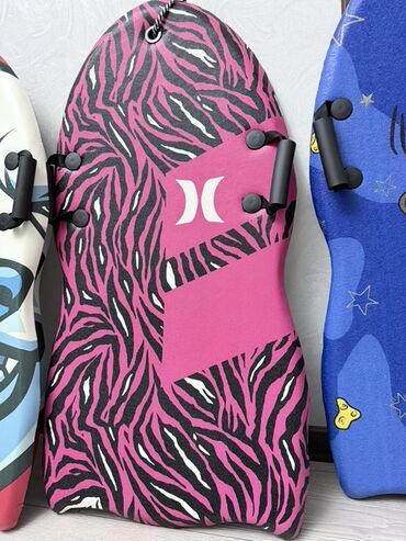 Санки и тюбинги: Прочные ледянки и санки для зимних покатушек. Ледянки: - Жесткая — 11