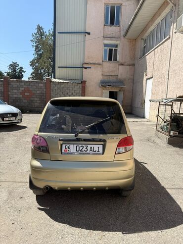 малометражки машины в бишкеке: Daewoo Matiz, золотистый хэтчбек 5 дверей. Основные особенности: -