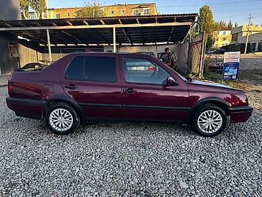 Volkswagen: Volkswagen Vento: 1993 г., 1.8 л, Седан — 3