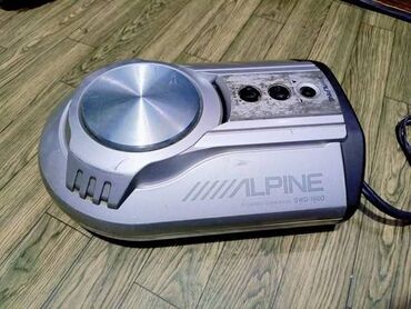 ламповый усилитель: Сабвуфер Alpine SWD1600 компактный, можно под сиденье. Саб активный