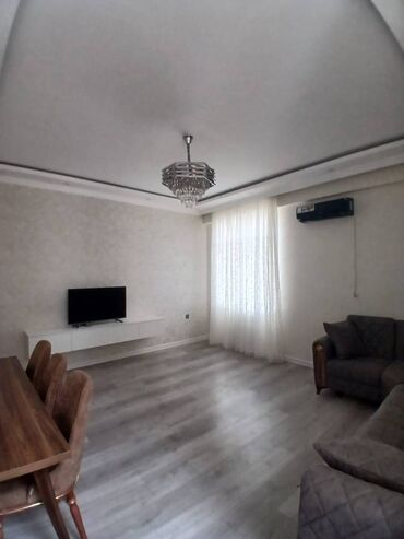 kiraye evler 3 mkr: Kirayə 3 otaqlı mənzil. Riyad mebel evi ilə üzbə-üz Abşeron Gənclər