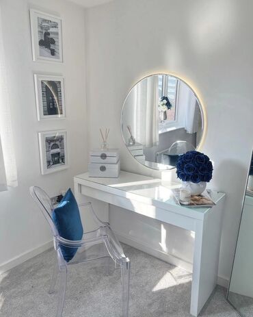 Зеркала: Туалетный столик.
столик 7000сом
зеркало 5500сом