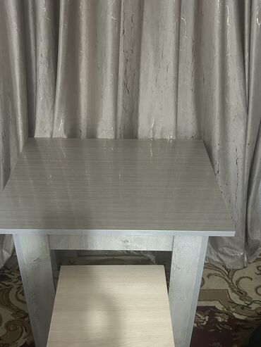 Sifarişlə kassa stolları: Satılır yeni kimidir. 60 manata real alıcıya endirim olacaq ünvan — 2