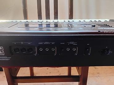 zeng ucun gitara: Roland E-500 OR aranjer sintezator - 61 klaviş (dinamik hissiyatlı) - — 3