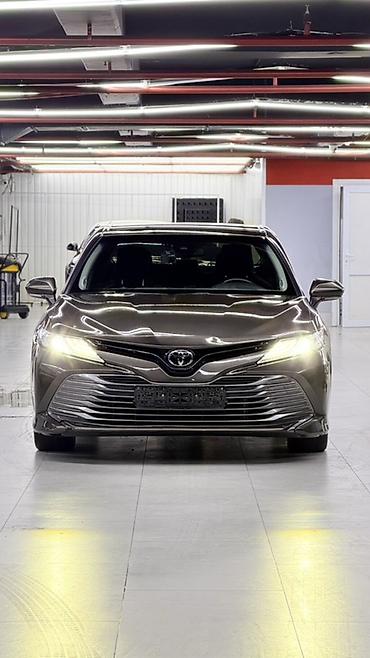 Toyota Camry: 2020 г., 2.5 л, Автомат, Бензин, Седан
