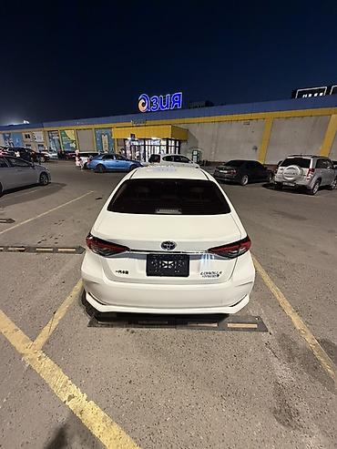 coroll: Toyota Corolla: 2020 г., 1.8 л, Вариатор, Гибрид, Седан — 2