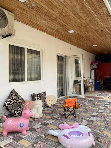 xacmaz kiraye evler 2023: 3 otaqlı həyət evi – geniş eyvanlı Xüsusiyyətlər: - Geniş, üstü taxta