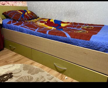Детская мебель: Односпальная кровать, Для мальчика, Б/у