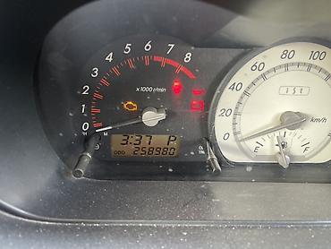 чехлы накидки: Toyota Ist: 2002 г., 1.5 л, Автомат, Бензин, Хэтчбэк — 8