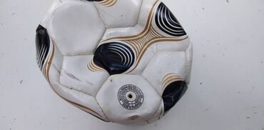 Rekviziti za vežbanje: Lopte za fudbal br.5: Umbro, Derbi i Adidas i druge vest — 8