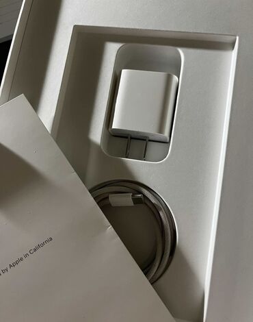 Tableti: Apple iPad (11. generacija) – Liquid Retina Prodajem iPad 11 — 3