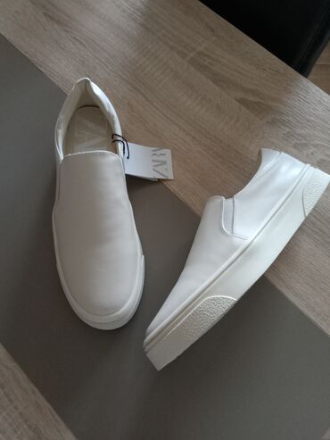 Patike i sportska obuća: ESPADRILE ZARA. NEPROMOČIVE 100%POLIURETAN. BROJ 41. BOJA-BEŽ. NOVO-SA