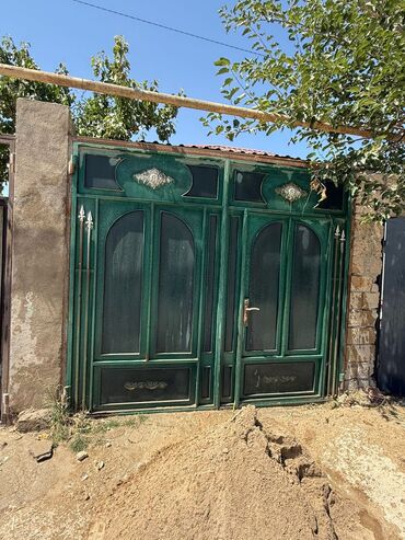 iwlenmiw qaplar: Satılır 470azn Eni 3 metr, hündürlük 2.60 Ünvan: Ramana (137 sayılı