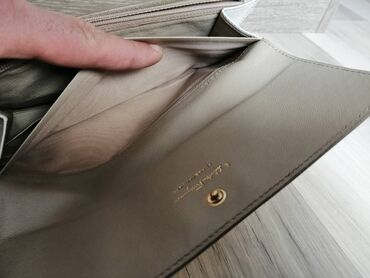 Άλλα: Πορτοφόλι Salvatore Ferragamo. Δέρμα. Πολύ καλή κατάσταση. Διαστάσεις — 10