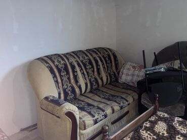 чехлы на диван бишкек: Divan, İşlənmiş, Açılan, Bazalı, Parça, Çatdırılma yoxdur