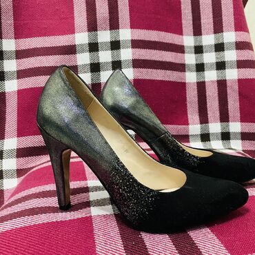 Сапоги: Продаю сапоги деми+зима Продаю сапоги деми+зима Цвет серый Размер 37 — 7