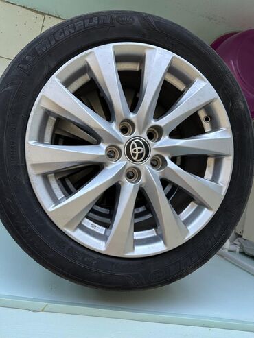 Təkərlər: Toyota Camry 2020(servis) disk ve teker satilir.Çat,svarka heçbirşey