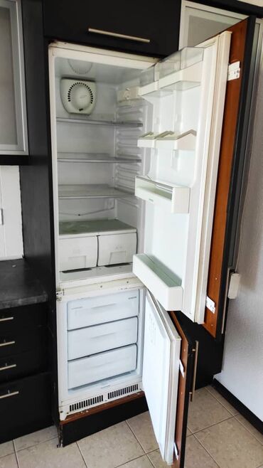 куплю холодильник бу: Холодильник Hotpoint Ariston, Б/у, Двухкамерный